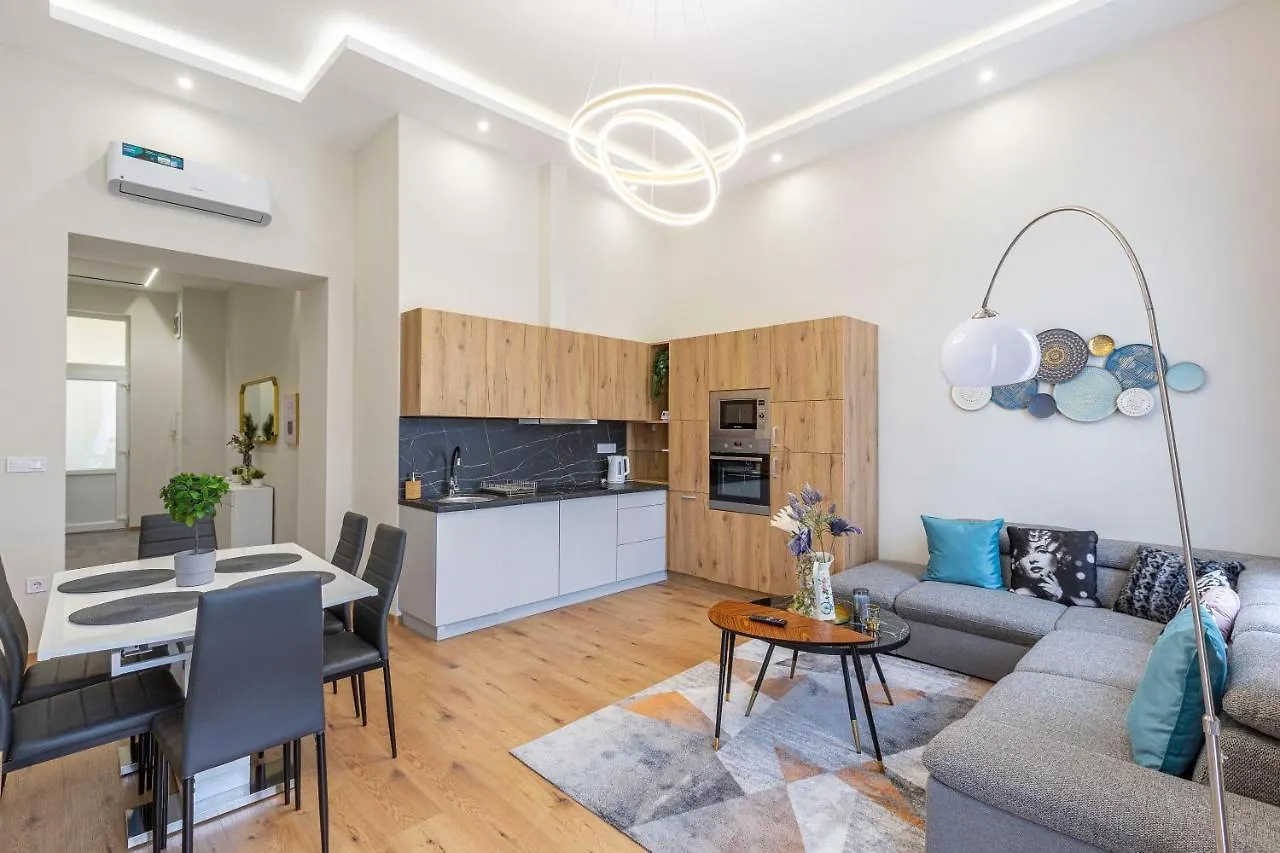 Exclusive Rakoczi Residence By Anna Budapest 0*,  Ungheria