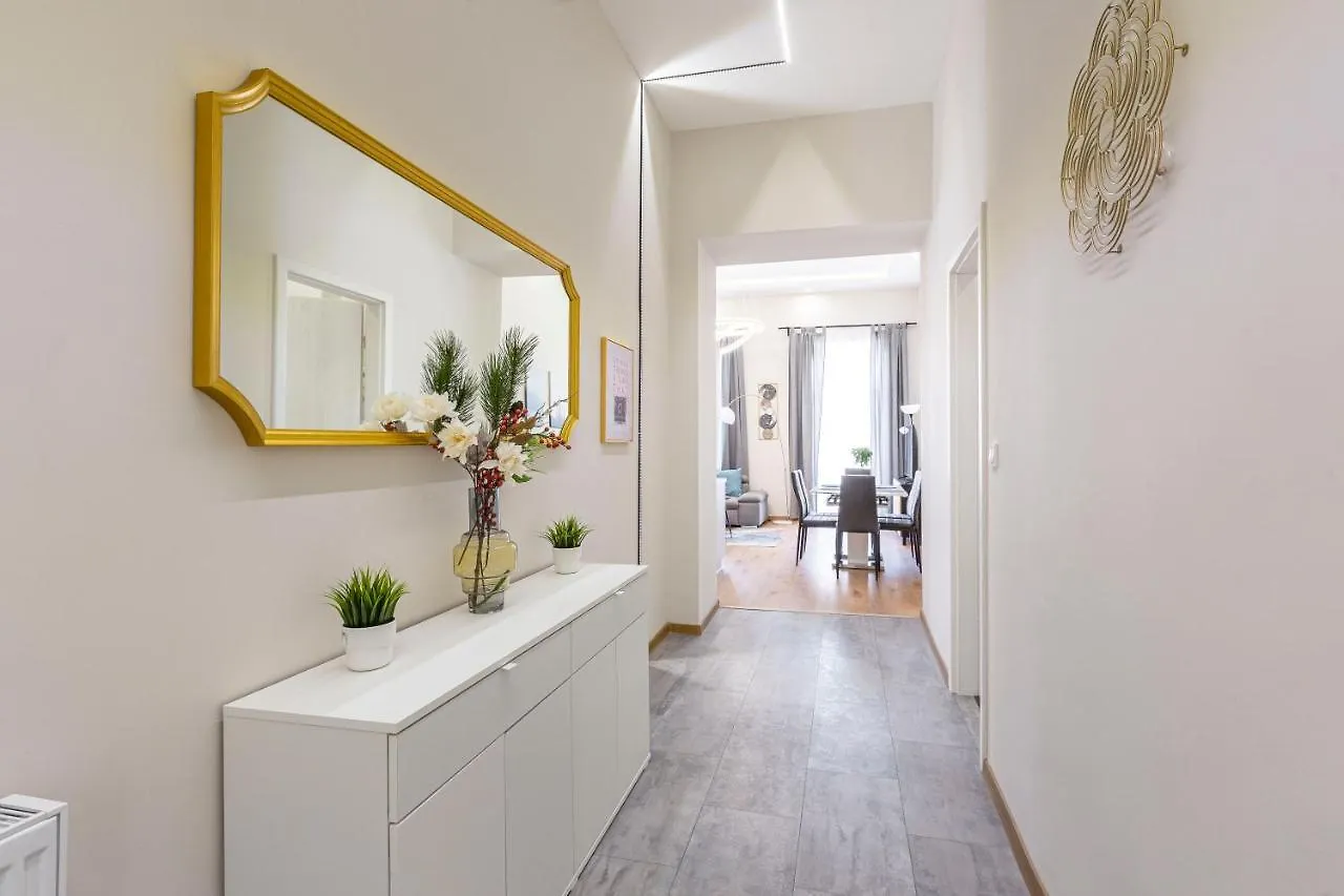 Exclusive Rakoczi Residence By Anna Budapest